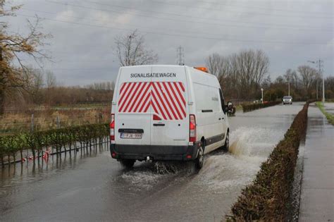 londerzeel wateroverlast|Maldersesteenweg in Londerzeel afgesloten door。